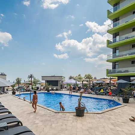 Mht - Alezzi N Pools Apartamento Năvodari